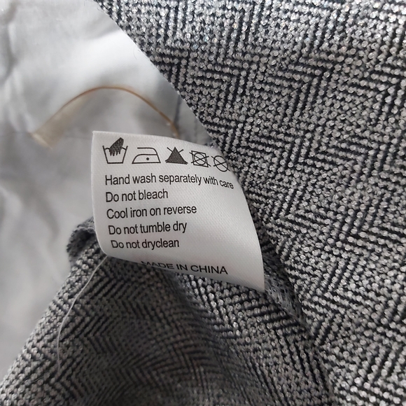 Lipsy London grey mino skirt, size: 8 - Picture 10 of 10